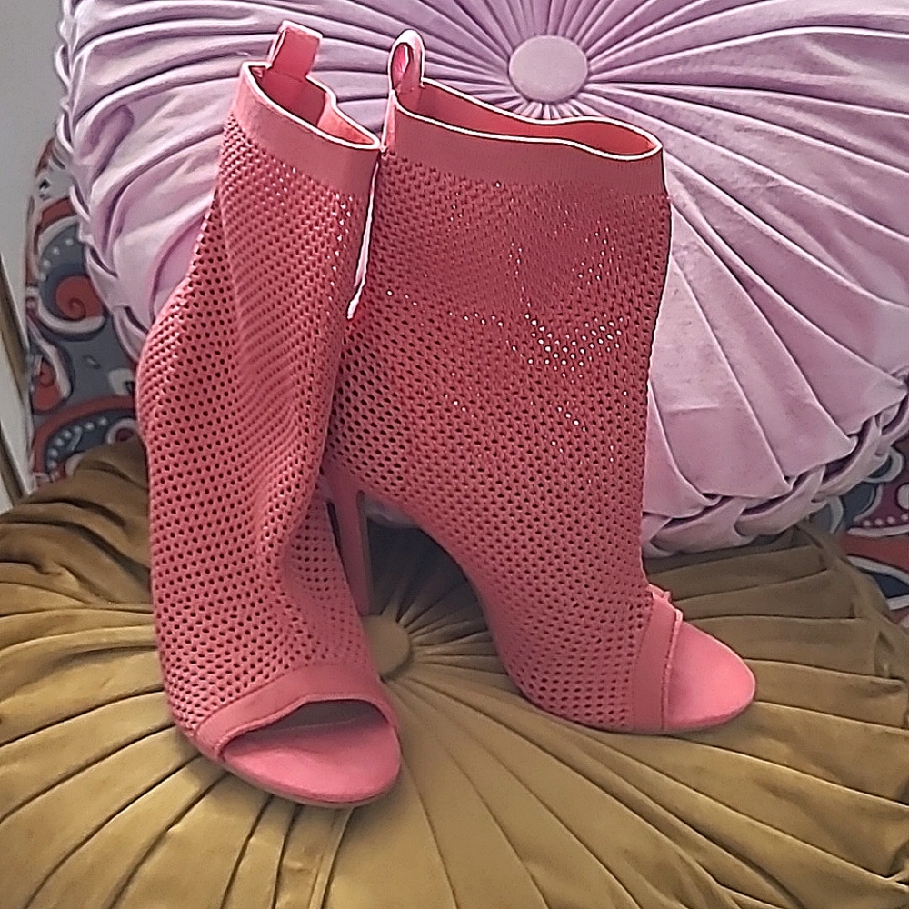 Brand new Fashion Nova Pink Stilleto